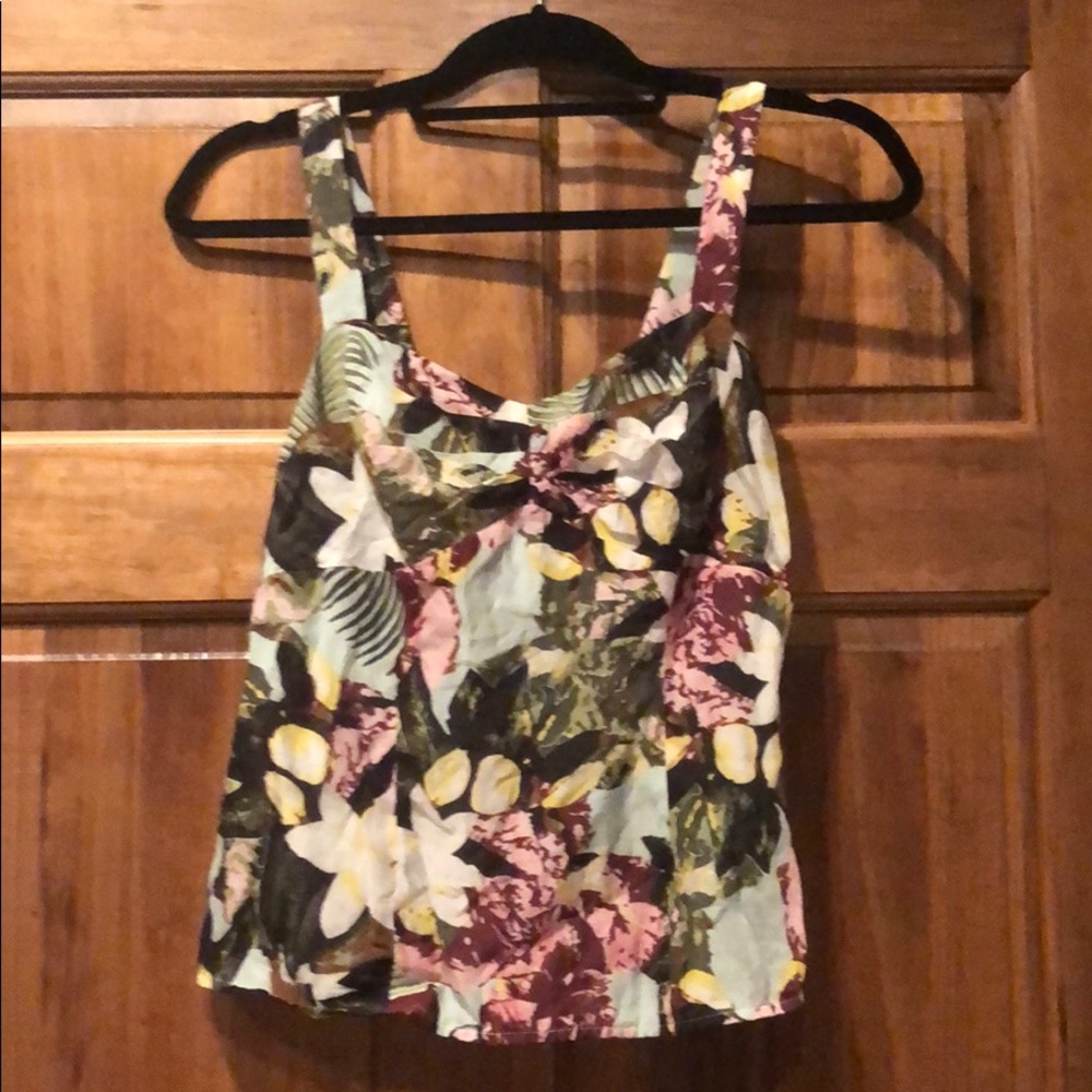 Cabi top size 4